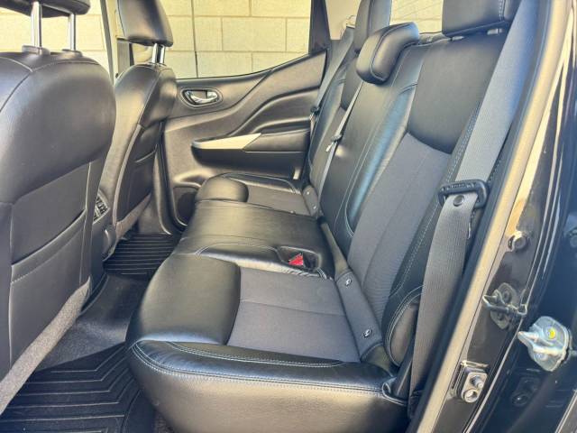 2021 Nissan Navara 2.3 dCi N-Guard Pickup Double Cab 4dr Diesel Auto 4WD Euro 6 (190 ps)