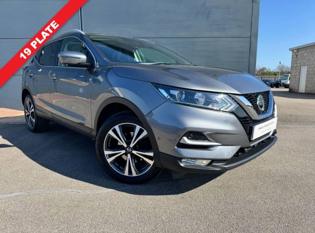 Nissan Qashqai 1.3 DIG-T N-Connecta GLASS ROOF PACK SUV 5dr Petrol Manual Euro 6 (s/s) (140 ps) SUV Petrol GREY