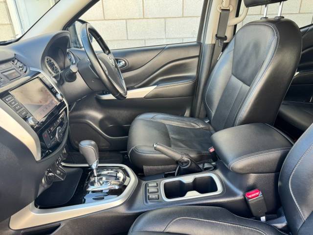 2021 Nissan Navara 2.3 dCi Tekna Pickup Double Cab 4dr Diesel Auto 4WD Euro 6 (190 ps)