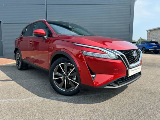 Nissan Qashqai 1.3 DIG-T TEKNA DCT MHEV 5d 156 BHP Hatchback Hybrid Red