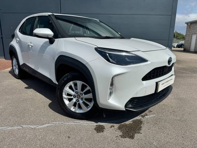 Toyota Yaris Cross 1.5 VVT-h Icon SUV 5dr Petrol Hybrid E-CVT Euro 6 (s/s) (116 ps) SUV Hybrid White