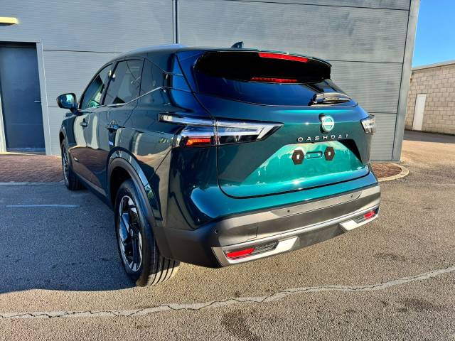 2025 Nissan Qashqai 1.3 DiG-T MH 140 N-Connecta Glass Roof 5dr