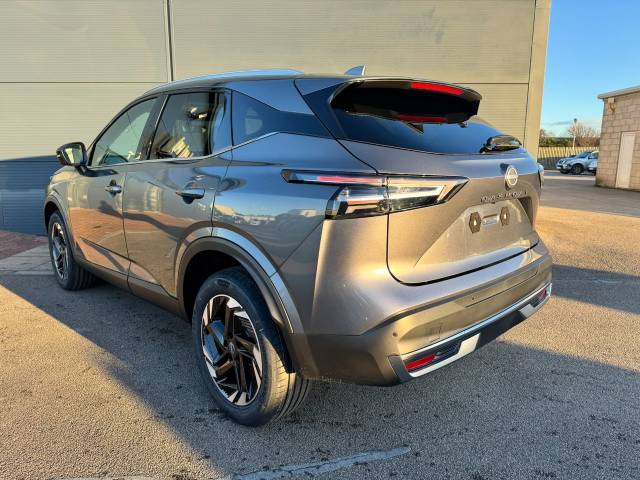 2025 Nissan Qashqai 1.3 DiG-T MH 140 N-Connecta Glass Roof 5dr
