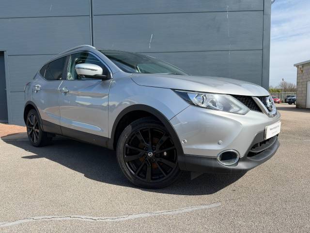 Nissan Qashqai 1.5 dCi Tekna 5dr Hatchback Diesel Blade Silver
