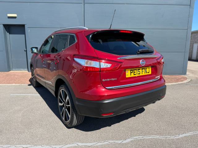 2015 Nissan Qashqai 1.2 DiG-T Tekna Glass roof 5dr Xtronic