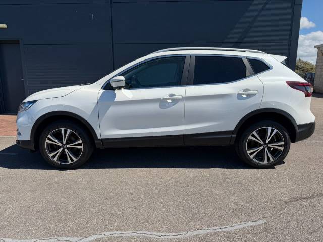 2021 Nissan Qashqai 1.3 DiG-T N-Connecta 5dr [Glass Roof Pack]