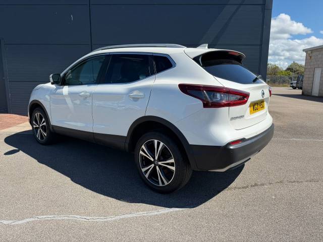 2021 Nissan Qashqai 1.3 DiG-T N-Connecta 5dr [Glass Roof Pack]