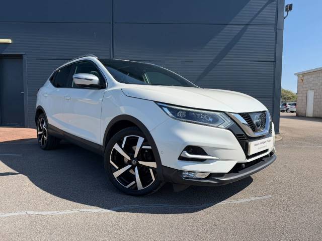 Nissan Qashqai 1.2 DiG-T Tekna+ 5dr Hatchback Petrol White