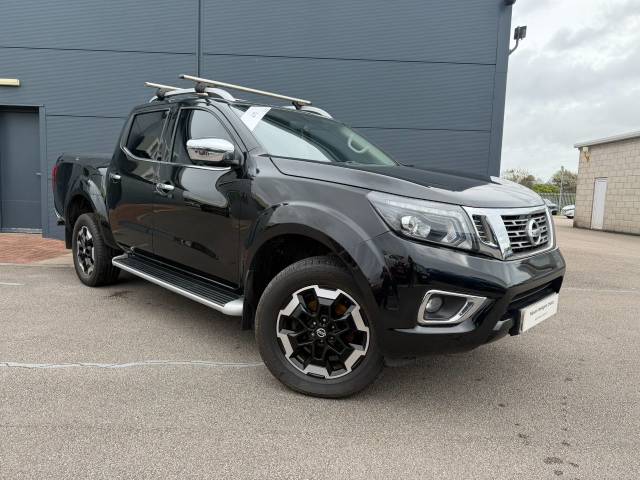Nissan Navara Double Cab Pick Up Tekna 2.3dCi 190 TT 4WD Auto Pick Up Diesel Black