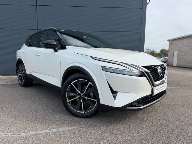 Nissan Qashqai 1.3 DiG-T MH 158 Tekna 5dr Xtronic Hatchback Petrol Storm White / Black roof